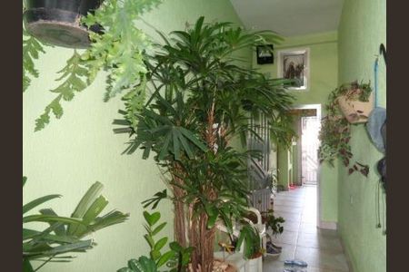 Casa à venda com 132m², 3 quartos e 2 vagasCORREDOR INTERNO