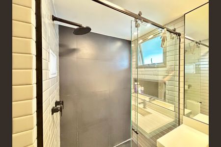 Apartamento à venda com 149m², 3 quartos e 2 vagas Apartamento à venda com 149m², 3 quartos e 2 vagasSuite Banheiro