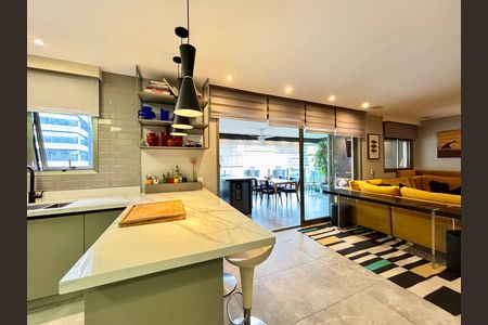 Apartamento à venda com 149m², 3 quartos e 2 vagas Apartamento à venda com 149m², 3 quartos e 2 vagasCozinha
