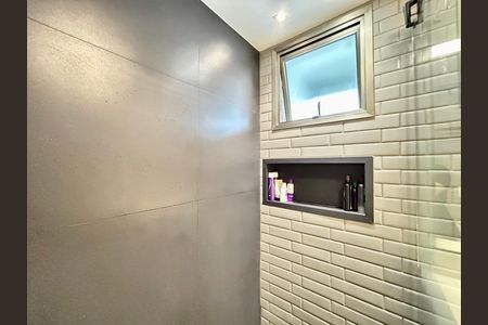 Apartamento à venda com 149m², 3 quartos e 2 vagas Apartamento à venda com 149m², 3 quartos e 2 vagasSuite Banheiro