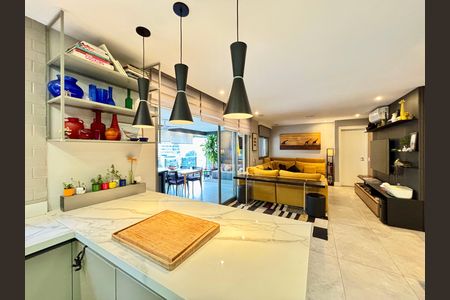 Apartamento à venda com 149m², 3 quartos e 2 vagas Apartamento à venda com 149m², 3 quartos e 2 vagasCozinha