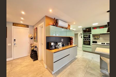 Apartamento à venda com 149m², 3 quartos e 2 vagas Apartamento à venda com 149m², 3 quartos e 2 vagasCozinha