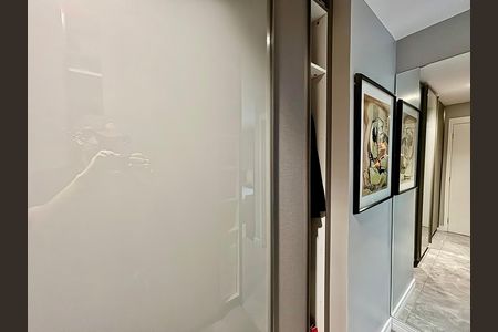 Apartamento à venda com 149m², 3 quartos e 2 vagas Apartamento à venda com 149m², 3 quartos e 2 vagasCloset