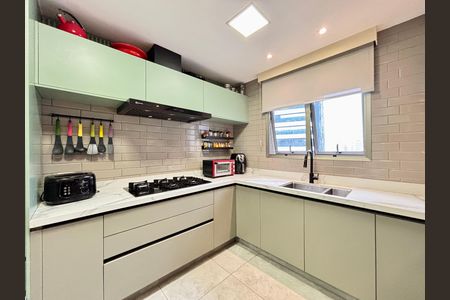 Apartamento à venda com 149m², 3 quartos e 2 vagas Apartamento à venda com 149m², 3 quartos e 2 vagasCozinha