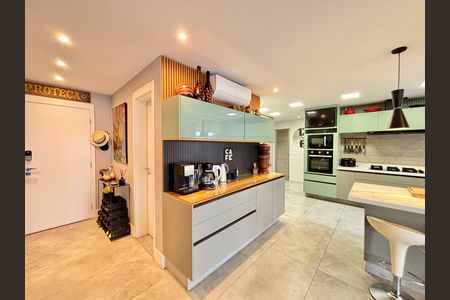 Apartamento à venda com 149m², 3 quartos e 2 vagas Apartamento à venda com 149m², 3 quartos e 2 vagasCozinha