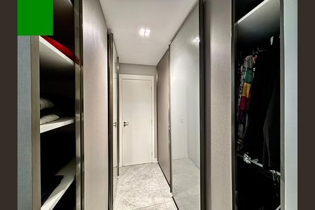 Apartamento à venda com 149m², 3 quartos e 2 vagas Apartamento à venda com 149m², 3 quartos e 2 vagasCloset