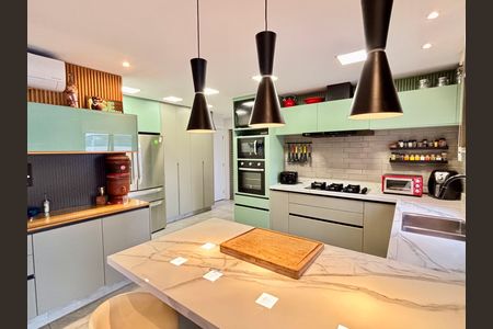 Apartamento à venda com 149m², 3 quartos e 2 vagas Apartamento à venda com 149m², 3 quartos e 2 vagasCozinha