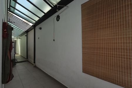 Casa para alugar com 115m², 3 quartos e 2 vagasCorredor externo