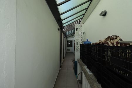 Casa para alugar com 115m², 3 quartos e 2 vagasCorredor externo
