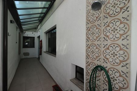 Casa para alugar com 115m², 3 quartos e 2 vagasCorredor externo