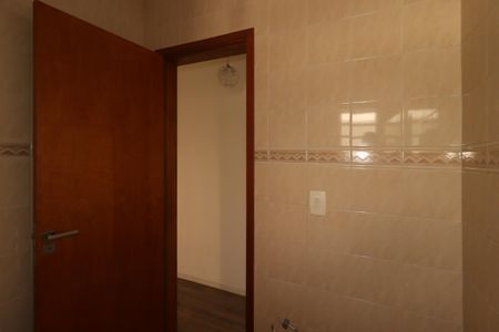 Casa para alugar com 115m², 3 quartos e 2 vagasBanheiro Social