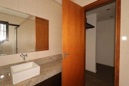 Casa para alugar com 115m², 3 quartos e 2 vagasBanheiro da Suíte