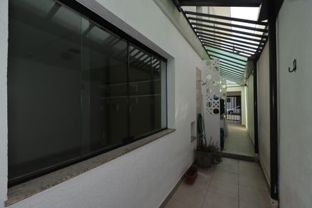 Casa para alugar com 115m², 3 quartos e 2 vagasCorredor externo