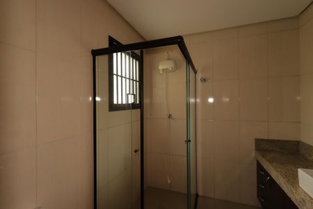 Casa para alugar com 115m², 3 quartos e 2 vagasBanheiro da Suíte
