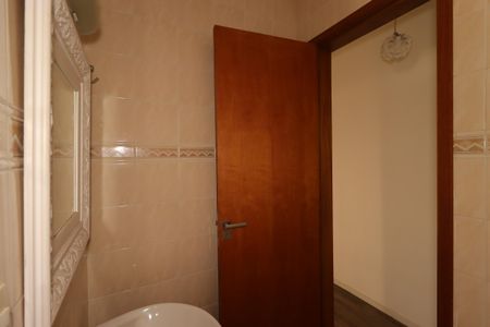Casa para alugar com 115m², 3 quartos e 2 vagasBanheiro Social