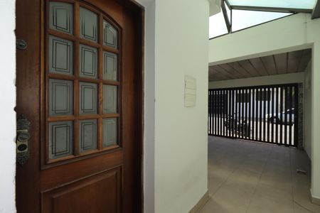 Casa para alugar com 115m², 3 quartos e 2 vagasCorredor externo