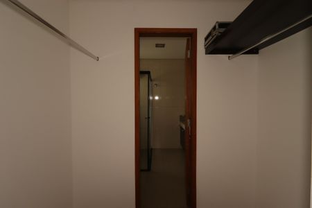 Casa para alugar com 115m², 3 quartos e 2 vagasSuíte - Closet