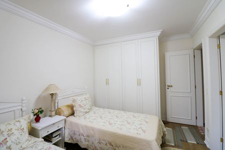 Apartamento à venda com 188m², 4 quartos e 3 vagas Apartamento à venda com 188m², 4 quartos e 3 vagasSuíte 2