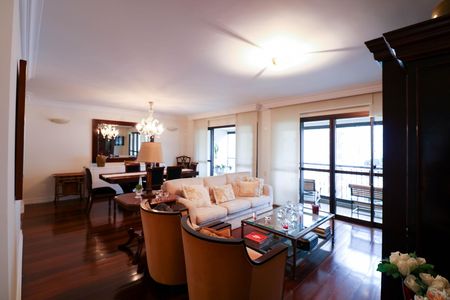 Apartamento à venda com 188m², 4 quartos e 3 vagas Apartamento à venda com 188m², 4 quartos e 3 vagasSala
