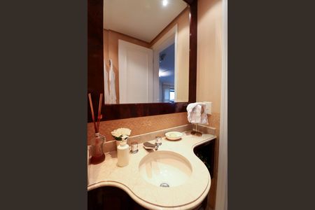 Apartamento à venda com 188m², 4 quartos e 3 vagas Apartamento à venda com 188m², 4 quartos e 3 vagasLavabo