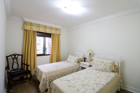 Apartamento à venda com 188m², 4 quartos e 3 vagas Apartamento à venda com 188m², 4 quartos e 3 vagasSuíte 2