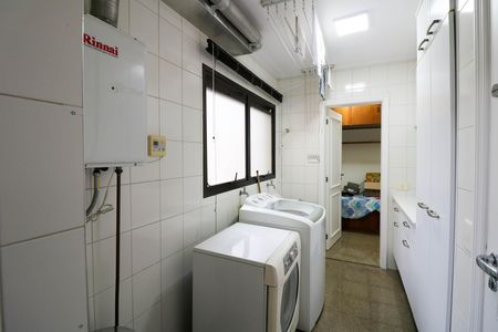 Apartamento à venda com 188m², 4 quartos e 3 vagas Apartamento à venda com 188m², 4 quartos e 3 vagasÁrea de Serviço