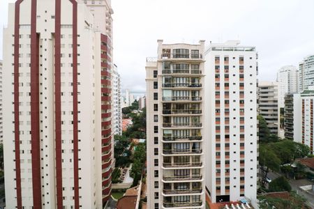 Apartamento à venda com 188m², 4 quartos e 3 vagas Apartamento à venda com 188m², 4 quartos e 3 vagasVaranda