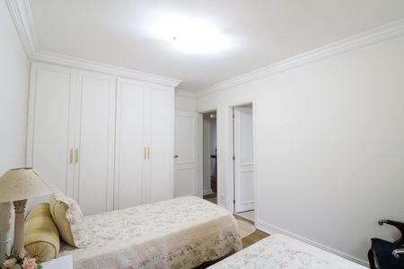 Apartamento à venda com 188m², 4 quartos e 3 vagas Apartamento à venda com 188m², 4 quartos e 3 vagasSuíte 2