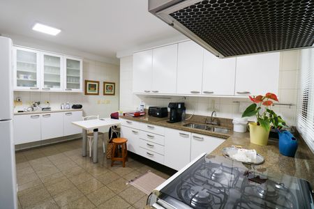 Apartamento à venda com 188m², 4 quartos e 3 vagas Apartamento à venda com 188m², 4 quartos e 3 vagasCozinha