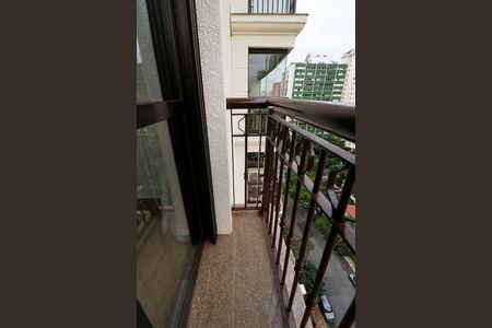 Apartamento à venda com 188m², 4 quartos e 3 vagas Apartamento à venda com 188m², 4 quartos e 3 vagasVaranda