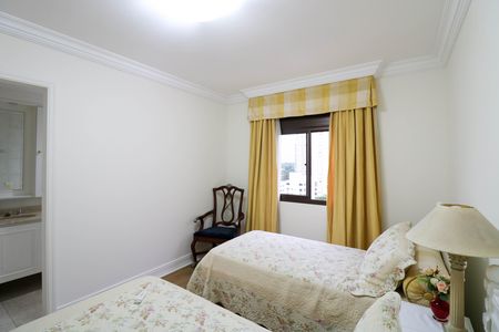 Apartamento à venda com 188m², 4 quartos e 3 vagas Apartamento à venda com 188m², 4 quartos e 3 vagasSuíte 2
