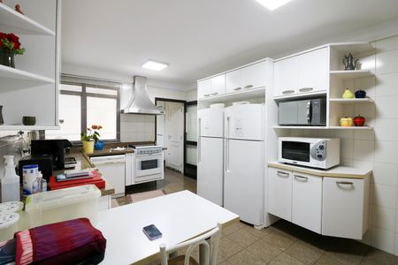 Apartamento à venda com 188m², 4 quartos e 3 vagas Apartamento à venda com 188m², 4 quartos e 3 vagasCozinha