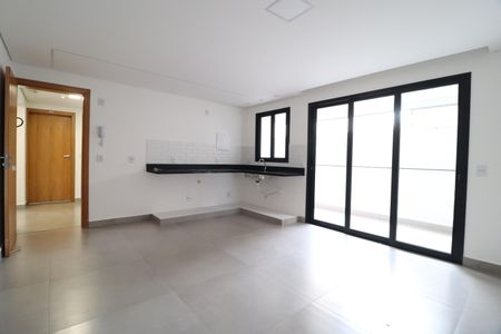 Sala/Cozinha de apartamento para alugar com 2 quartos, 63m² em Daniel Fonseca, Uberlândia