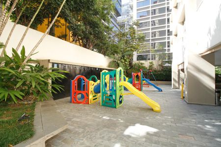 Apartamento à venda com 175m², 4 quartos e 2 vagasÁrea Comum - Playground