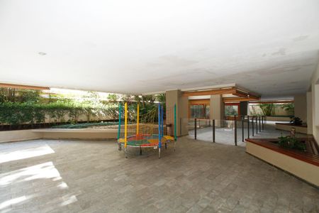 Apartamento à venda com 175m², 4 quartos e 2 vagasÁrea Comum - Playground