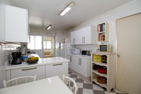 Apartamento à venda com 175m², 4 quartos e 2 vagasCozinha