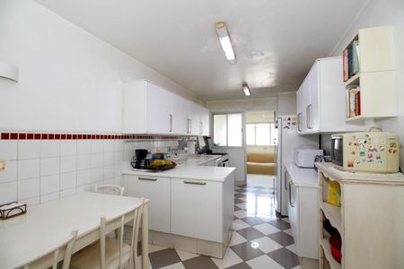 Apartamento à venda com 175m², 4 quartos e 2 vagasCozinha