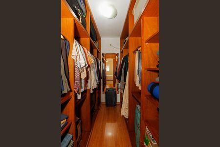 Apartamento à venda com 175m², 4 quartos e 2 vagasCloset da Suíte