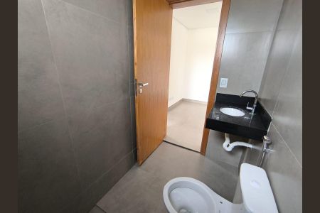 Apartamento para alugar com 68m², 2 quartos e 1 vaga Apartamento para alugar com 68m², 2 quartos e 1 vagaBanheiro do Quarto 1