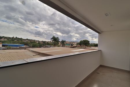 Sacada de apartamento para alugar com 2 quartos, 68m² em Daniel Fonseca, Uberlândia