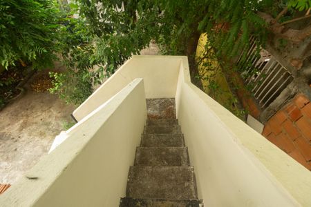 Casa para alugar com 80m², 3 quartos e 2 vagas Casa para alugar com 80m², 3 quartos e 2 vagasEscada