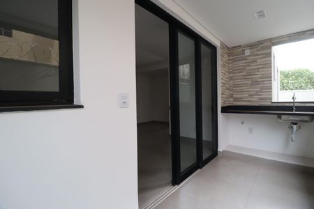 Apartamento para alugar com 63m², 2 quartos e 1 vagaSacada