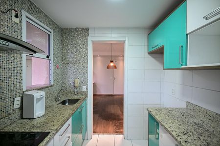 Apartamento à venda com 68m², 2 quartos e 1 vagaCozinha