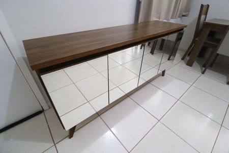 Sala de apartamento para alugar com 2 quartos, 47m² em Gávea, Uberlândia