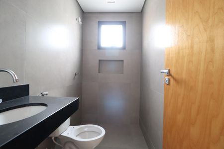 Banheiro Social de apartamento para alugar com 2 quartos, 63m² em Daniel Fonseca, Uberlândia