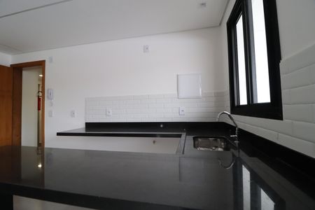 Sala/Cozinha de apartamento para alugar com 2 quartos, 63m² em Daniel Fonseca, Uberlândia