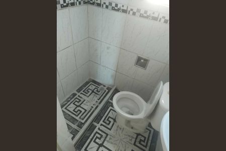 Banheiro de casa para alugar com 2 quartos, 65m² em Magalhães Bastos, Rio de Janeiro