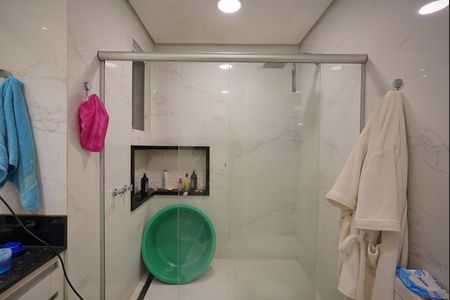 Apartamento à venda com 189m², 4 quartos e 1 vaga Apartamento à venda com 189m², 4 quartos e 1 vagaBanheiro Corredor