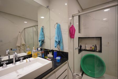Apartamento à venda com 189m², 4 quartos e 1 vaga Apartamento à venda com 189m², 4 quartos e 1 vagaBanheiro Corredor
