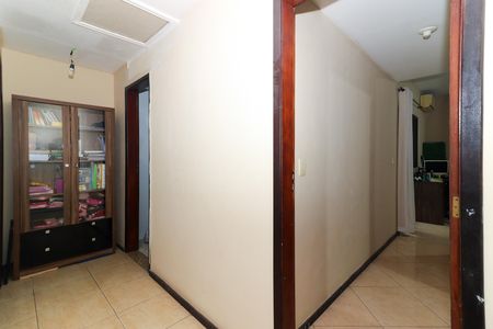 Casa de condomínio à venda com 280m², 3 quartos e 2 vagasHall